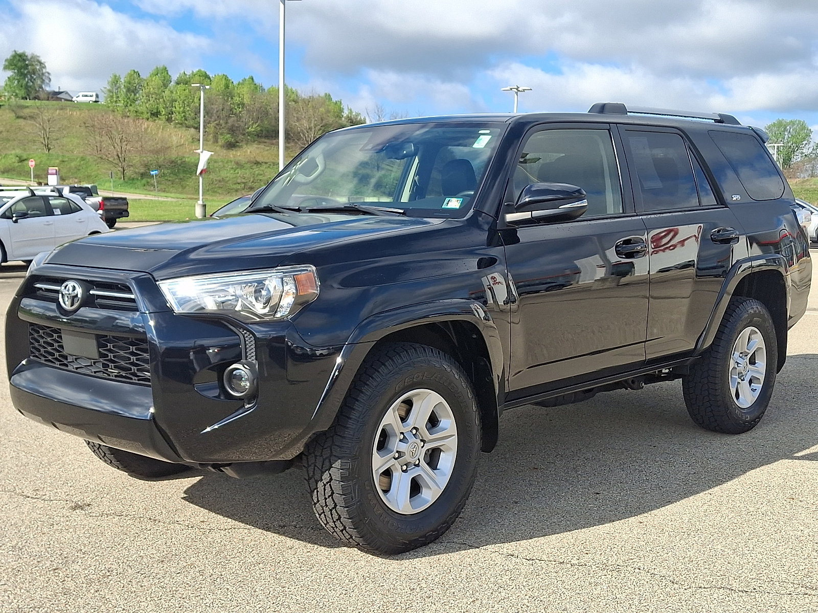 Certified 2021 Toyota 4Runner SR5 Premium w/ Moonroof Package AWD/4WD image 3