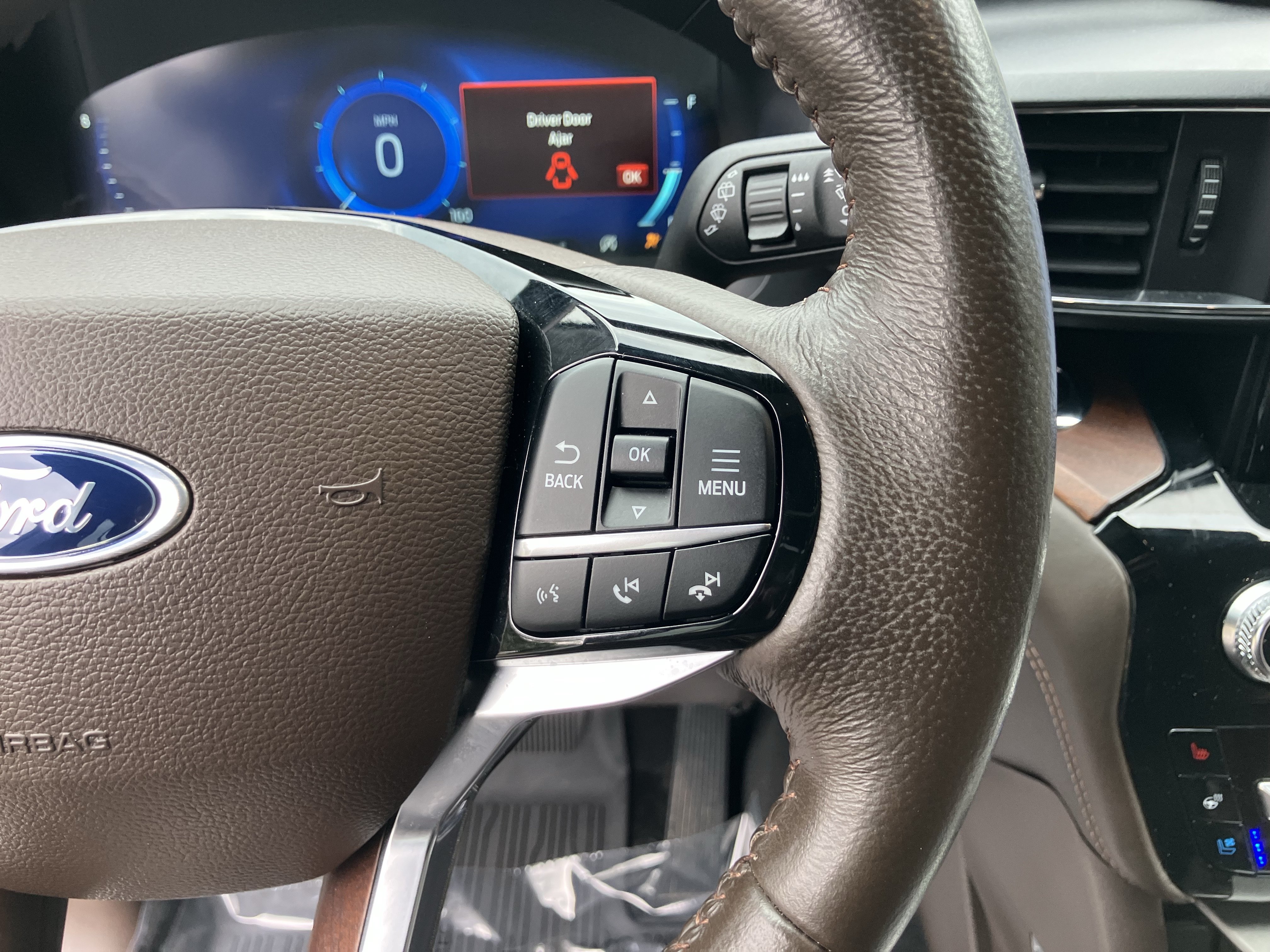 Used 2024 Ford Explorer King Ranch w/ Technology Package AWD/4WD image 22
