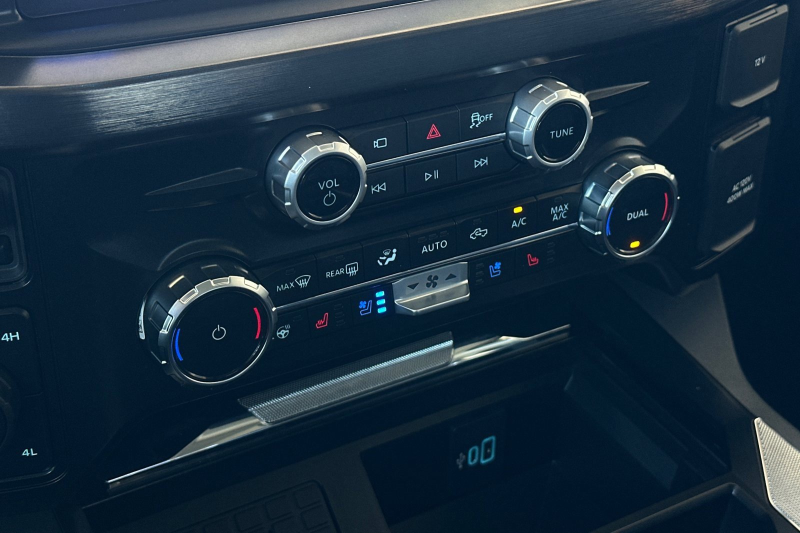 New 2025 Ford F250 Lariat w/ Lariat Ultimate Package image 19