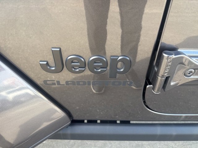 Certified 2022 Jeep Gladiator Sport image 35