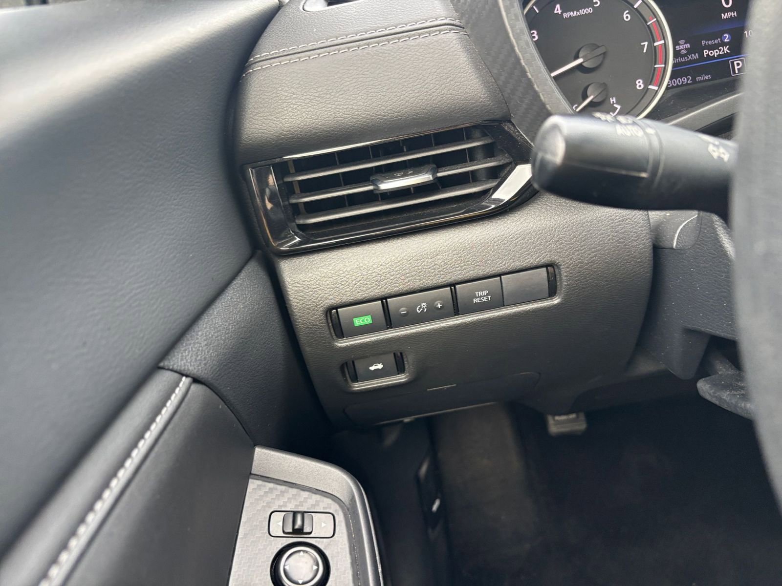 Used 2025 Nissan Sentra SV image 32