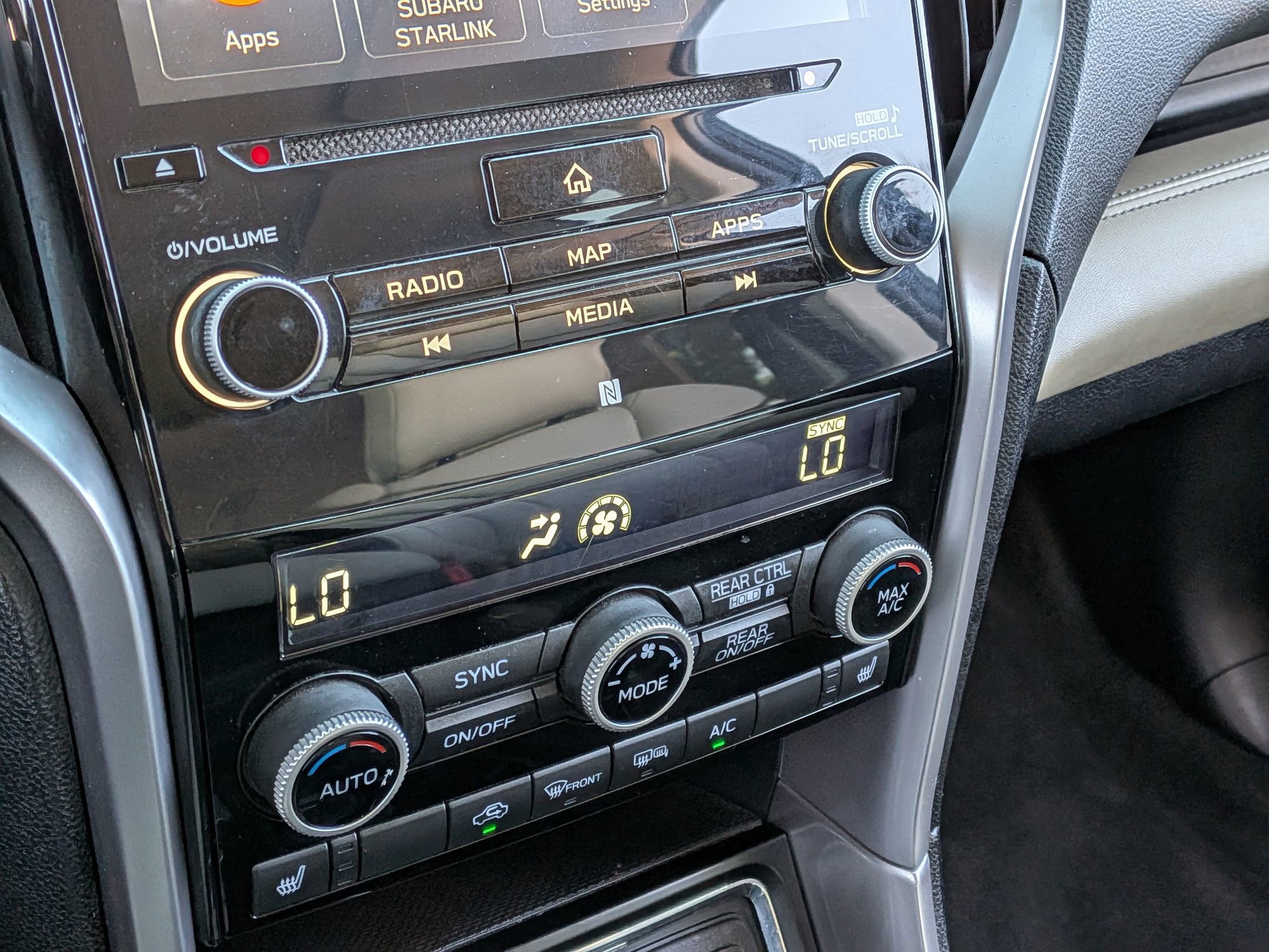 Certified 2022 Subaru Ascent Limited w/ Technology Package image 23