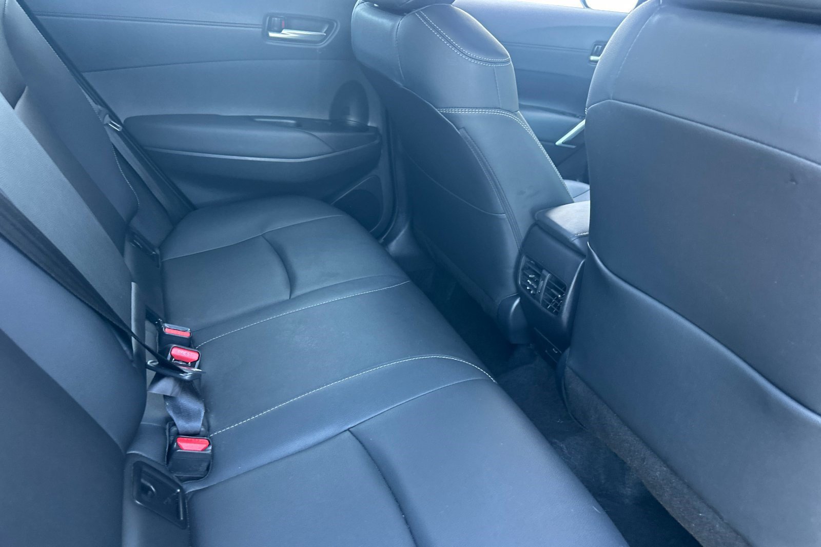Used 2026 Toyota Corolla Cross XLE FWD image 33