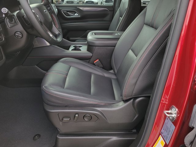 Used 2024 Chevrolet Suburban RST w/ Luxury Package image 9