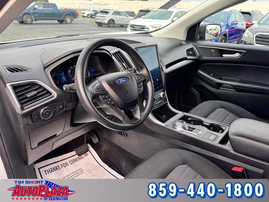 Used 2023 Ford Edge SE AWD/4WD image 3