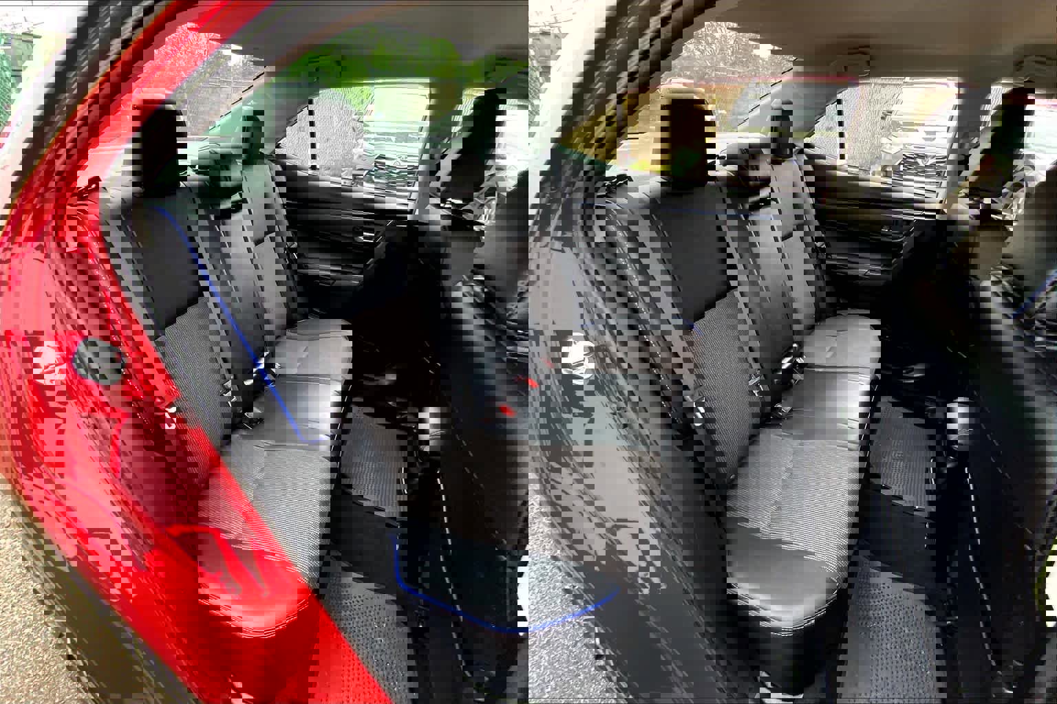 Used 2018 Toyota Corolla SE FWD image 19