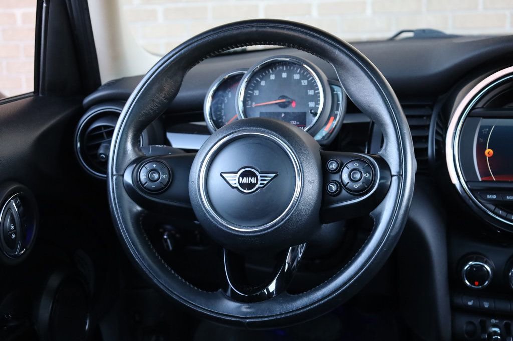 Used 2019 MINI Cooper 4-Door Hardtop image 26