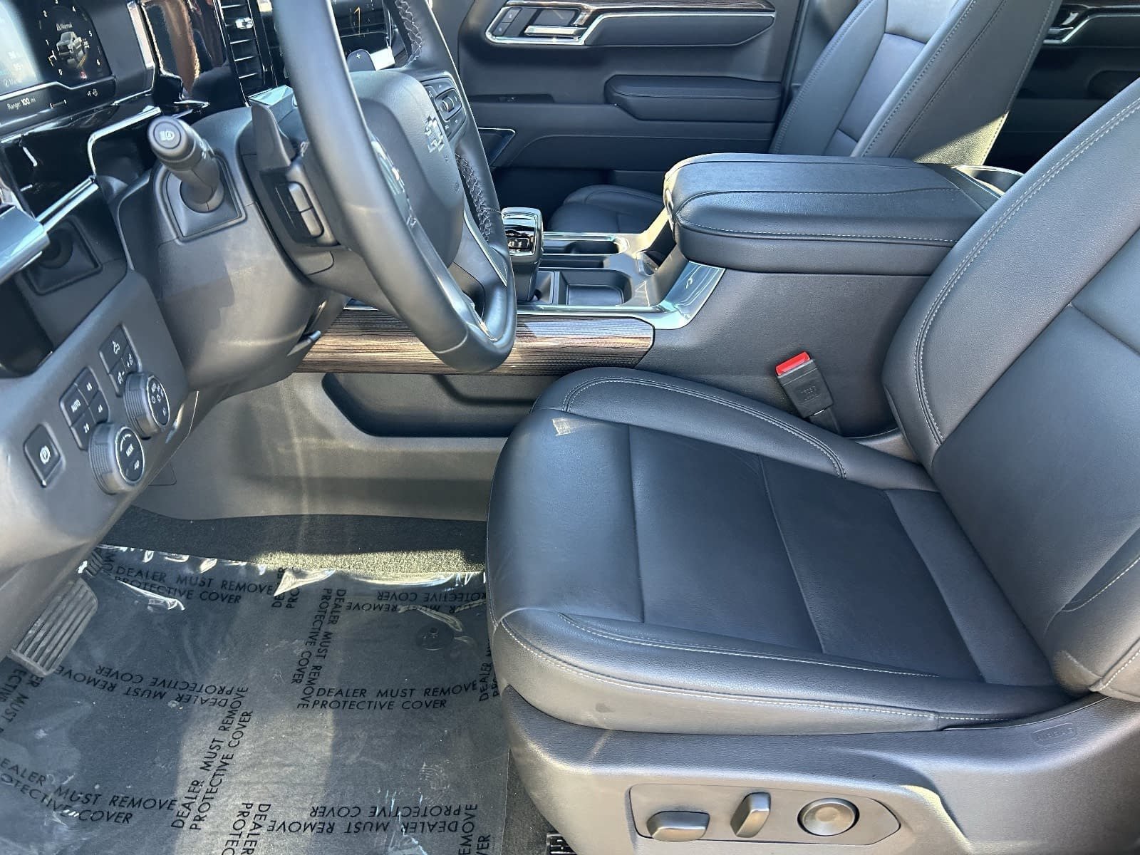Used 2025 Chevrolet Silverado 1500 LT Trail Boss w/ Convenience Package II AWD/4WD image 22