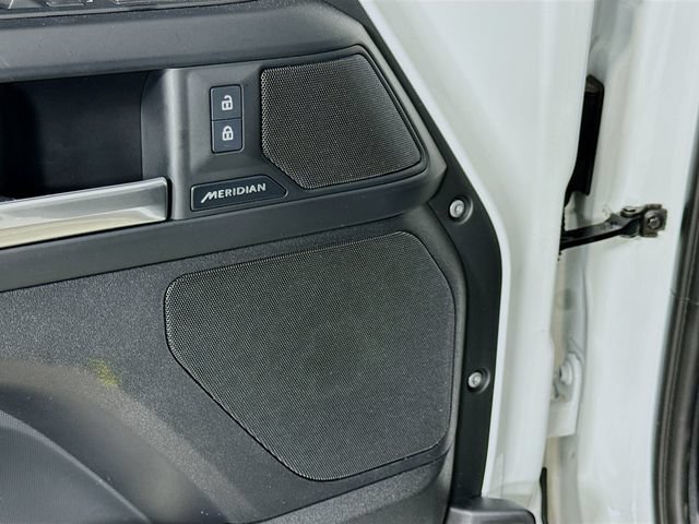 Certified 2025 Land Rover Defender 110 S AWD/4WD image 21