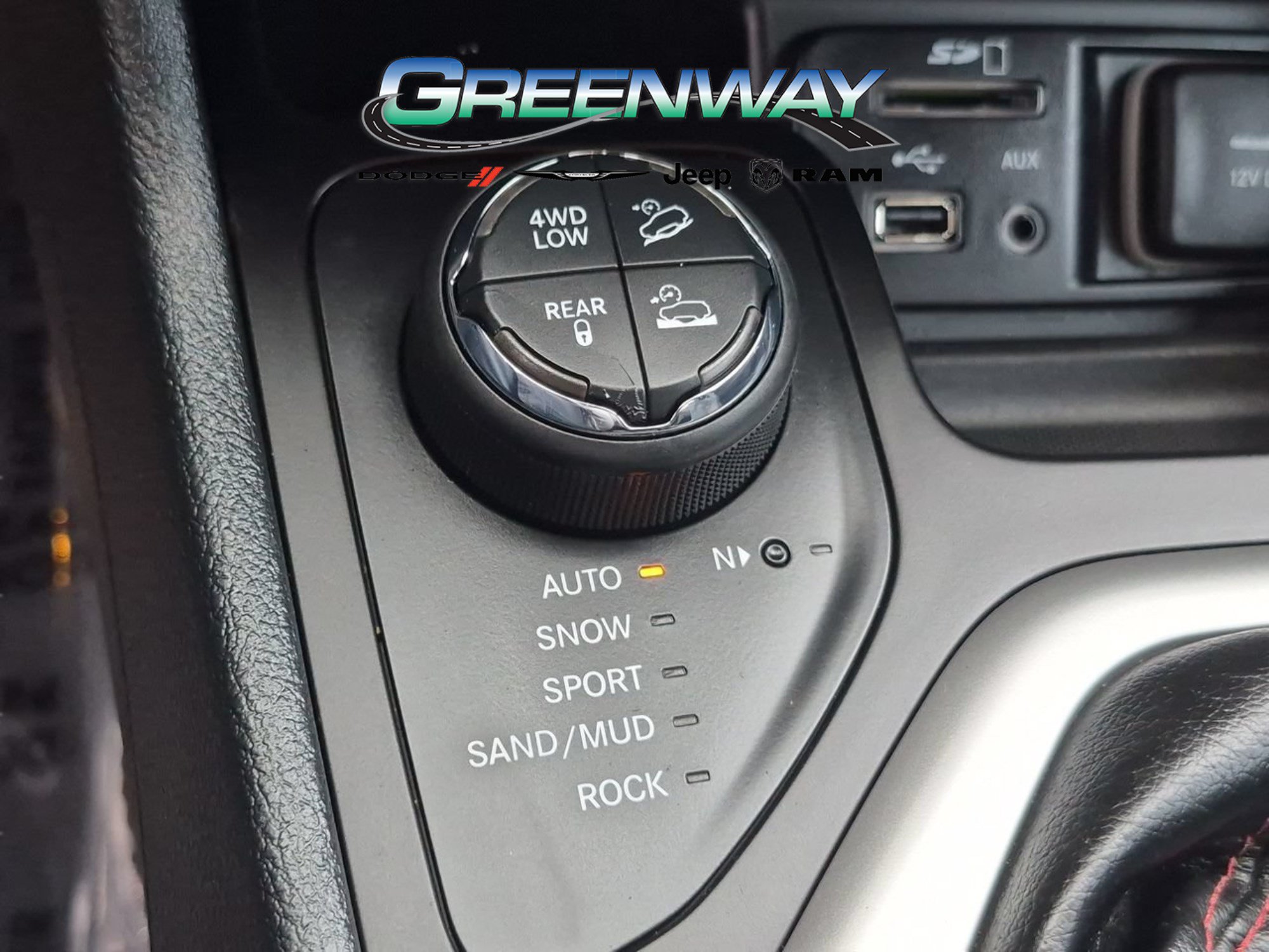 Used 2016 Jeep Cherokee Trailhawk w/ Leather Interior Group AWD/4WD image 23