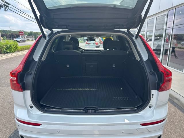 Certified 2024 Volvo XC60 B5 Plus w/ Climate Package AWD/4WD image 10