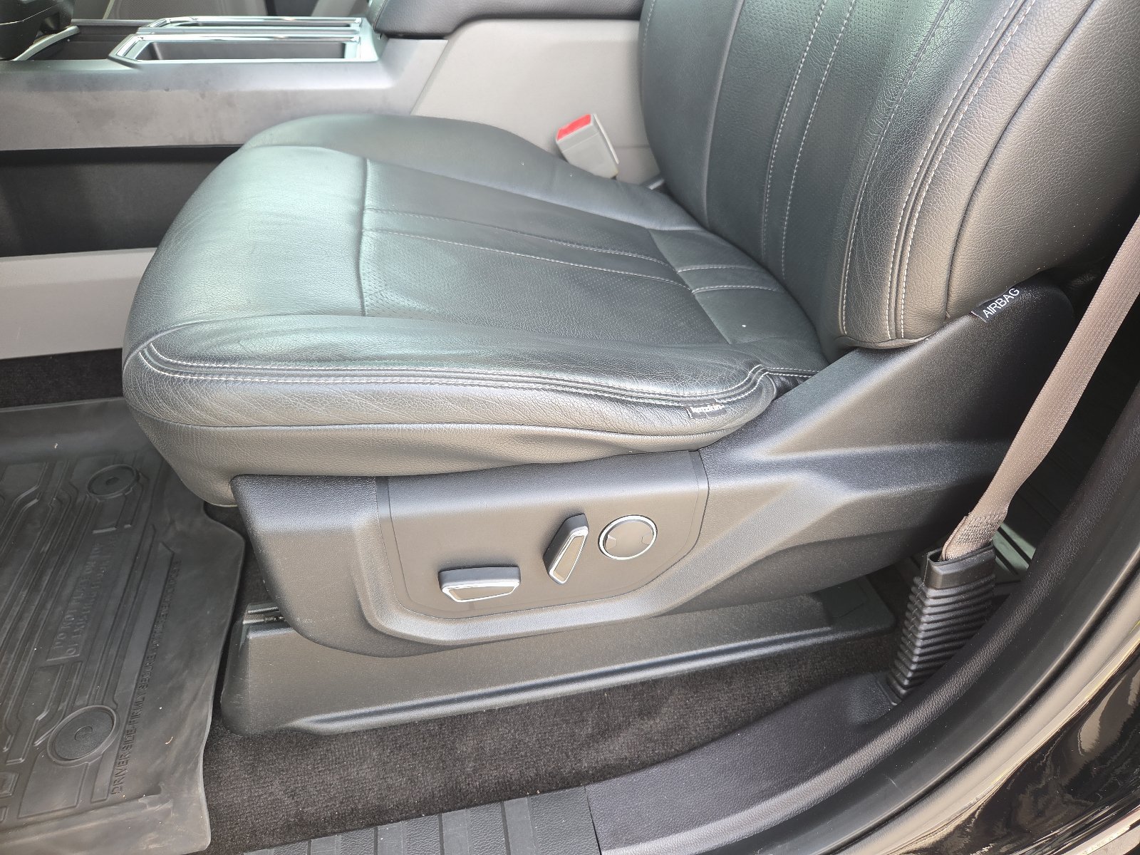 Used 2018 Ford F150 XLT w/ Equipment Group 302A Luxury AWD/4WD image 14