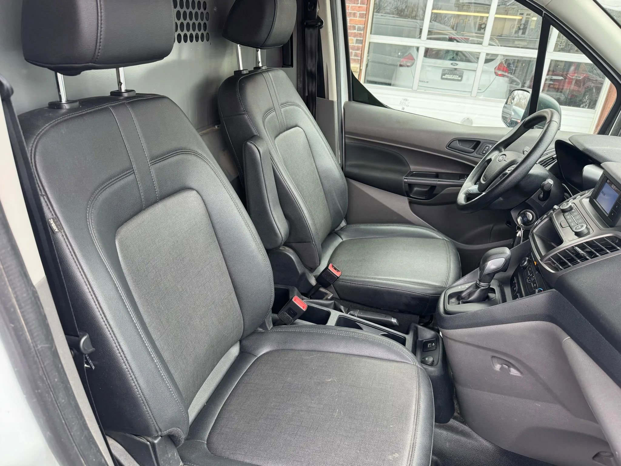 Used 2020 Ford Transit Connect XL image 30