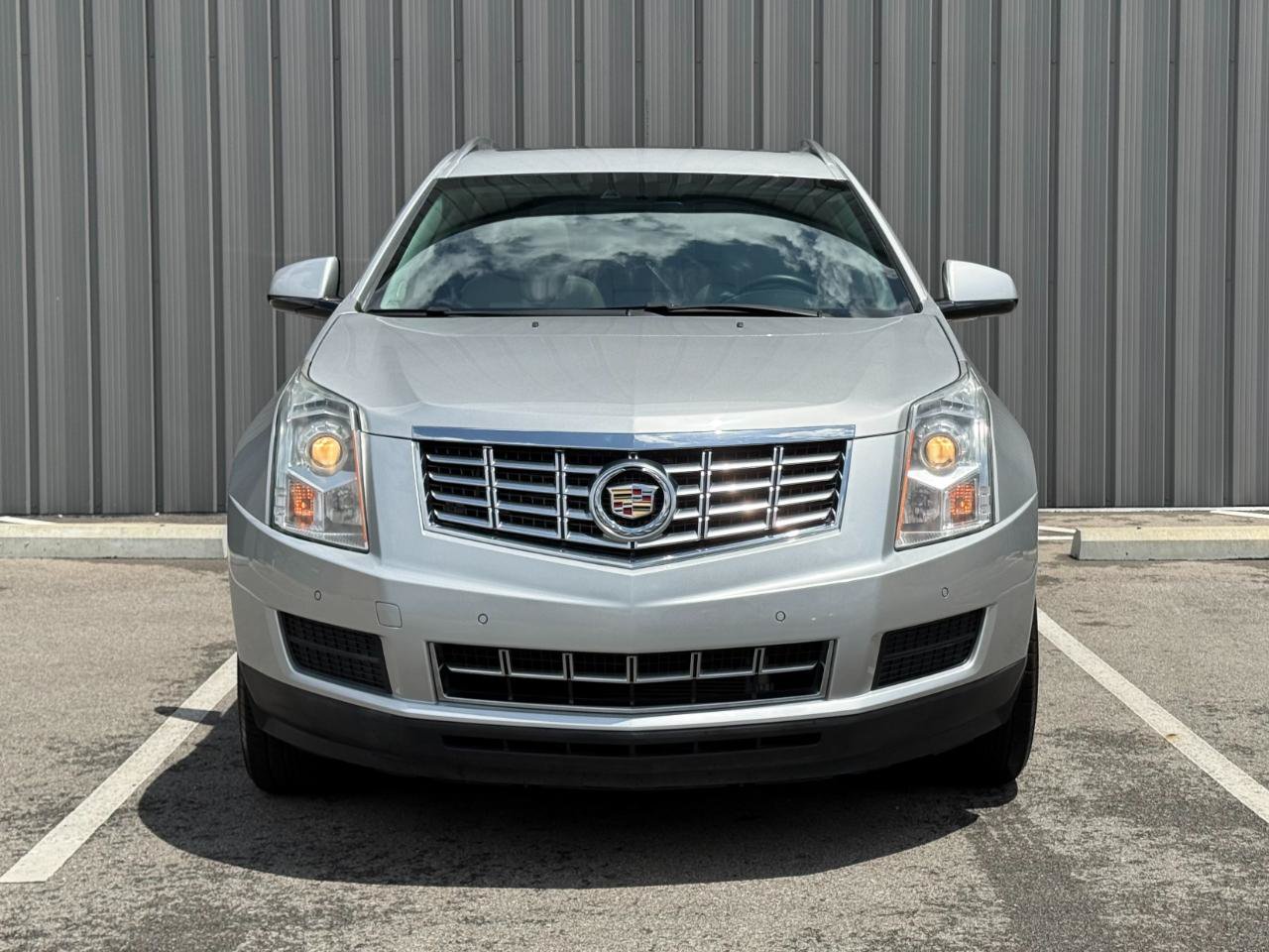 Used 2016 Cadillac SRX Luxury w/ Driver Awareness Package FWD image 2