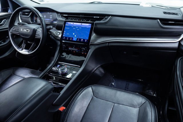 Used 2022 Jeep Grand Cherokee L Limited image 24