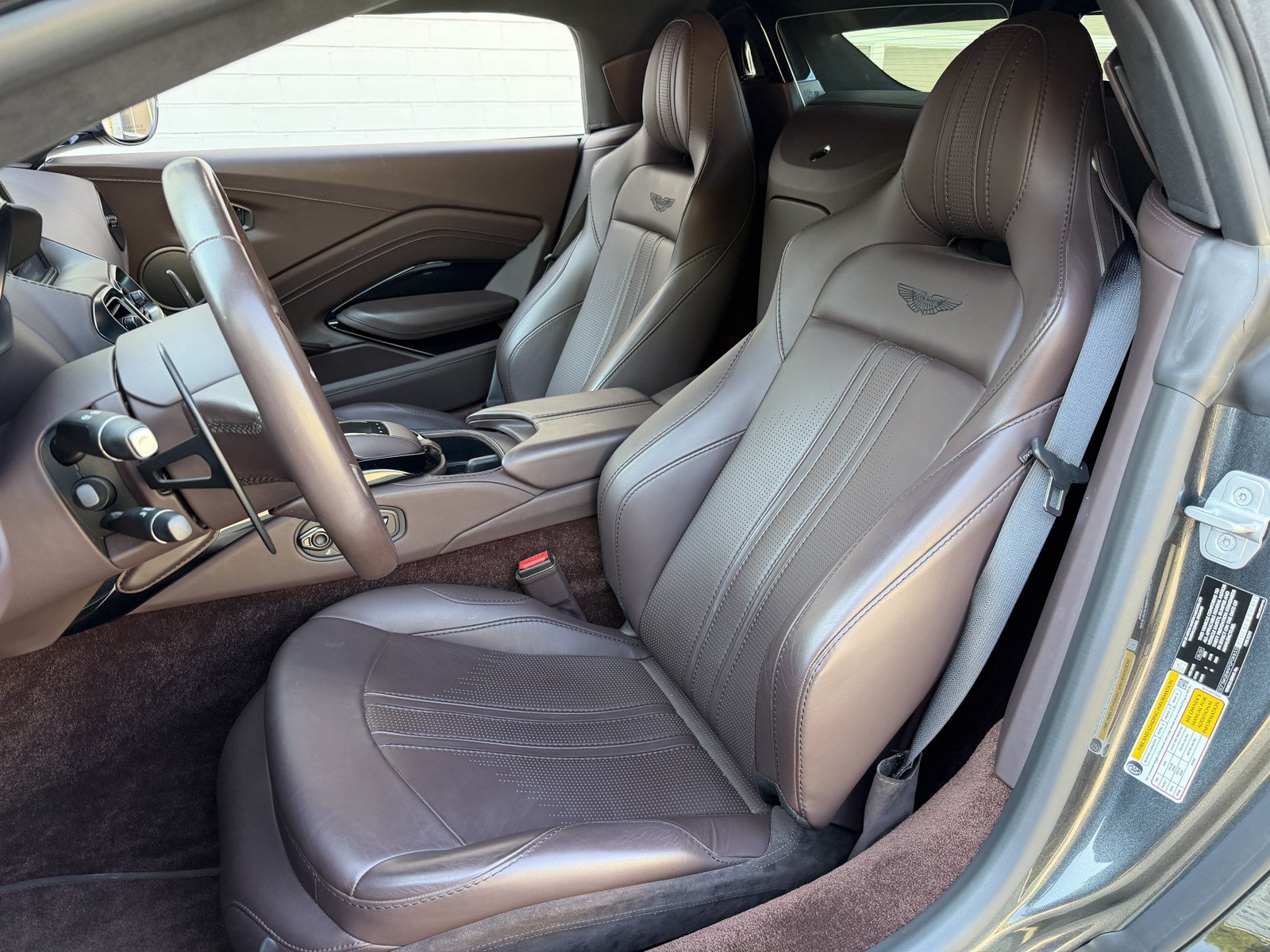 Used 2023 Aston Martin V8 Vantage Roadster RWD image 13