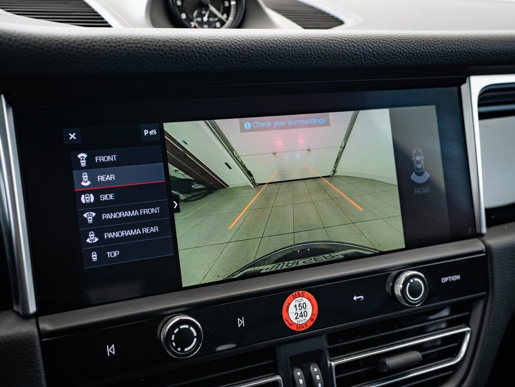 Certified 2024 Porsche Macan image 31