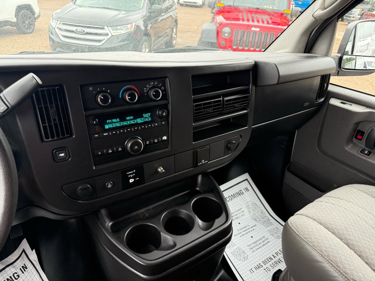 Used 2015 Chevrolet Express 2500 RWD image 15
