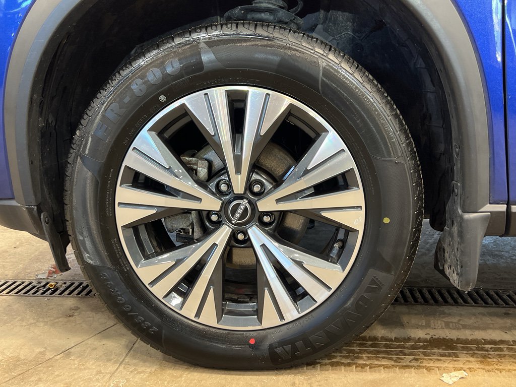 Used 2023 Nissan Rogue SV w/ SV Premium B Package image 8