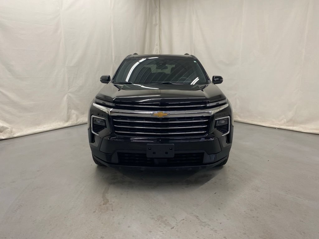 Used 2026 Chevrolet Traverse LT AWD/4WD image 3