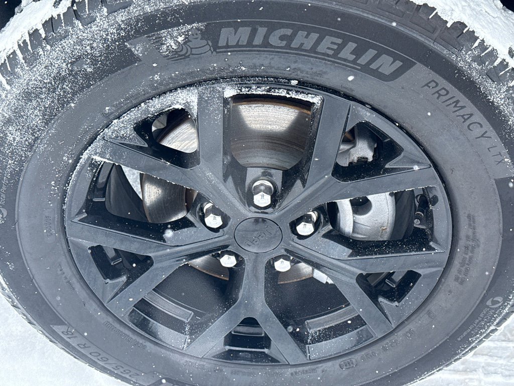 Used 2024 Jeep Grand Cherokee Altitude image 8