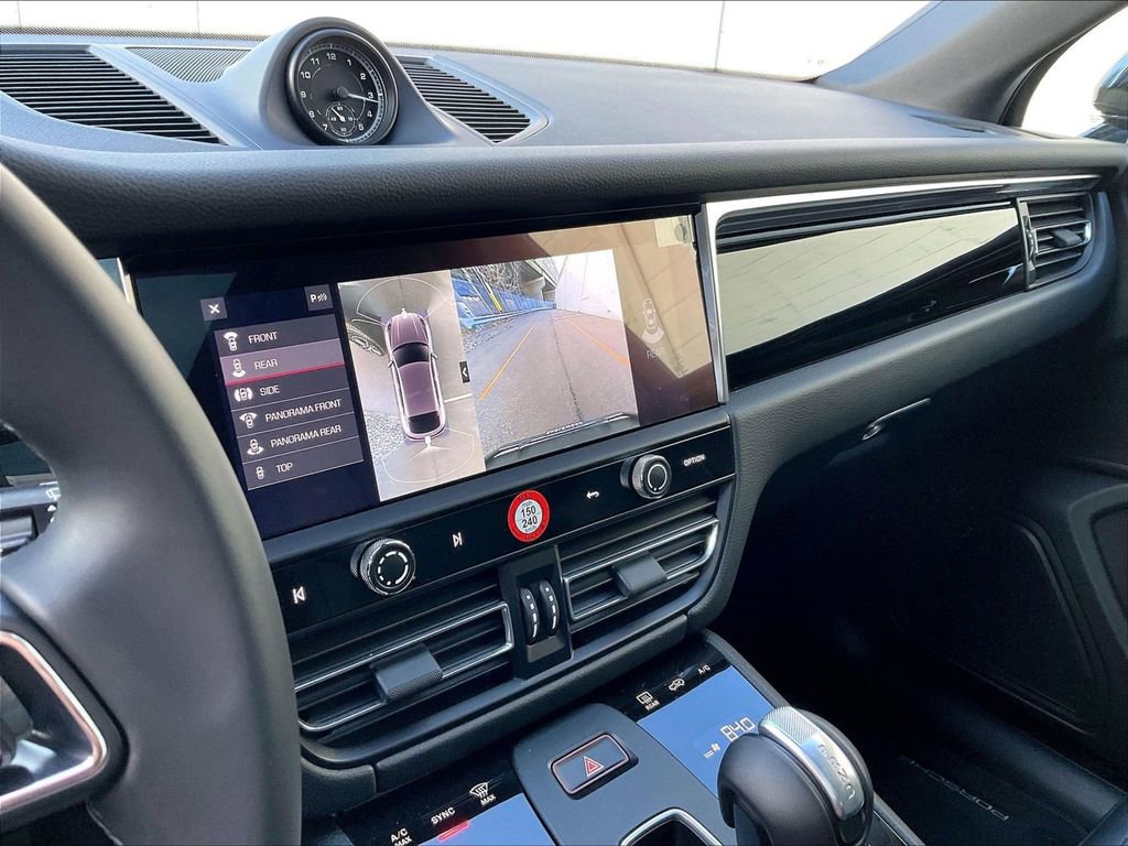 Used 2025 Porsche Macan image 26