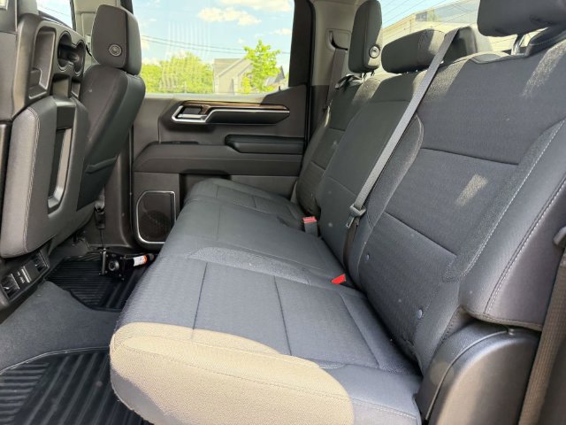 Used 2023 Chevrolet Silverado 1500 LT AWD/4WD image 14