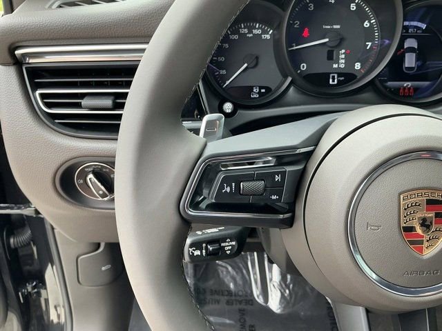 New 2025 Porsche Macan image 18
