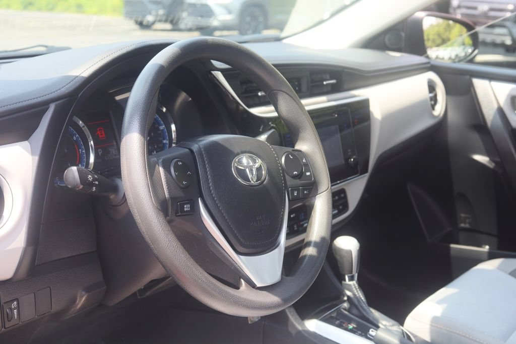 Certified 2019 Toyota Corolla LE FWD image 4