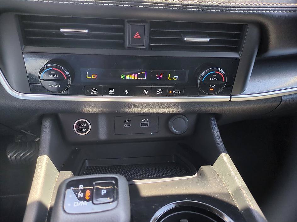 Used 2023 Nissan Rogue SV FWD image 23