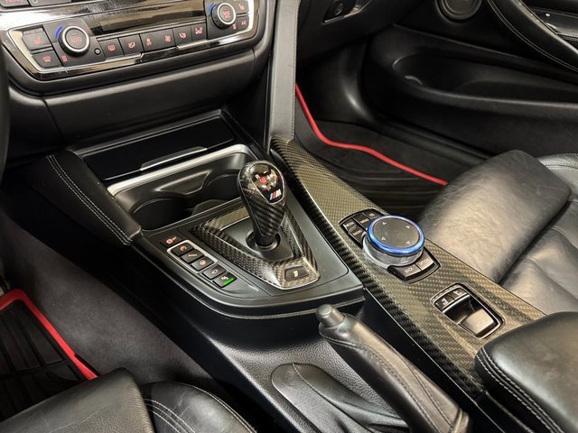 Used 2015 BMW M4 Convertible image 17