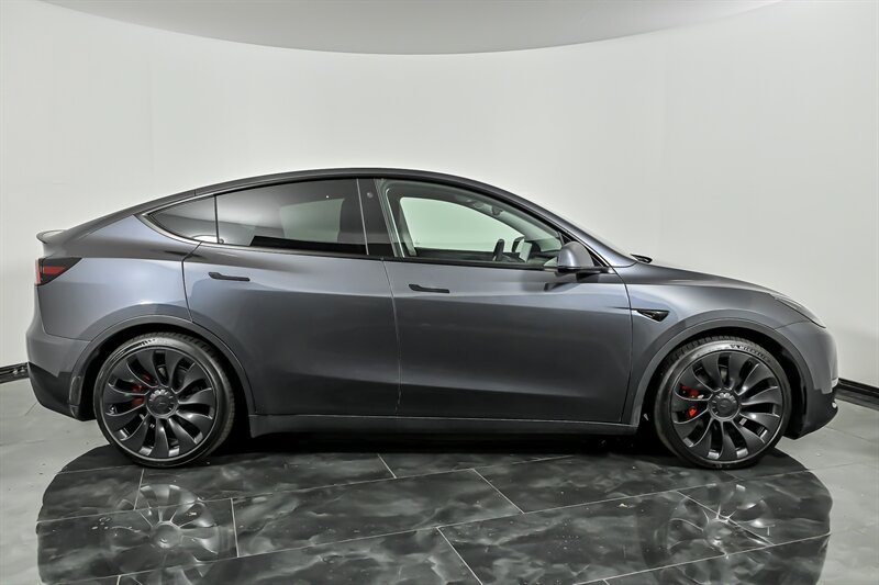 Used 2022 Tesla Model Y Performance AWD/4WD image 10