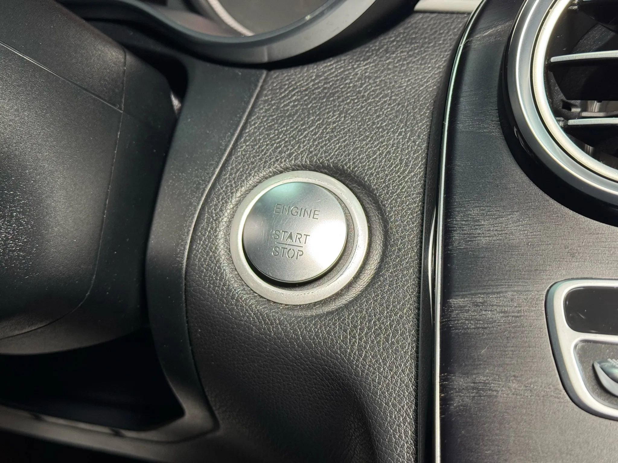 Used 2018 Mercedes-Benz C 300 Sedan image 40