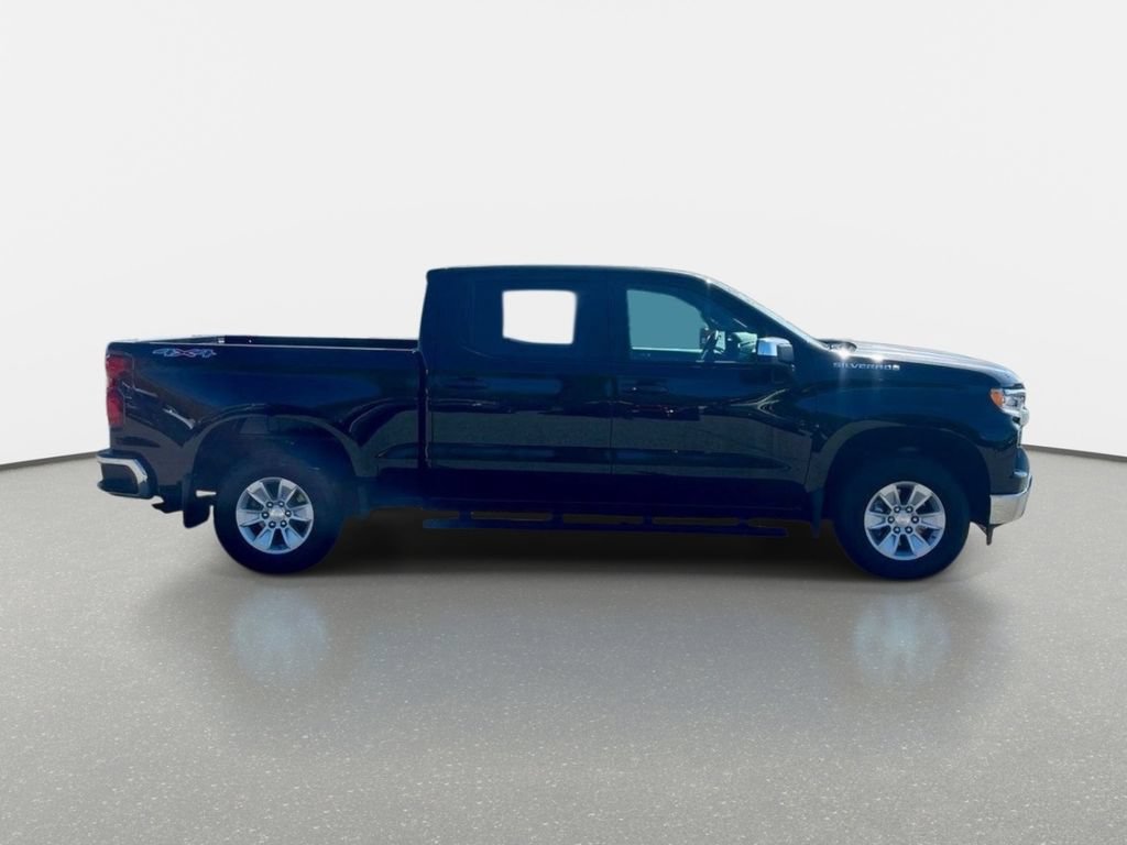 Used 2023 Chevrolet Silverado 1500 LT AWD/4WD image 6