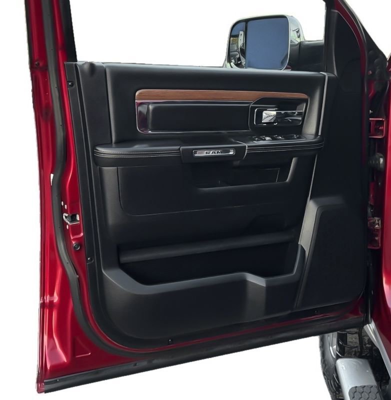 Used 2014 RAM 3500 Laramie image 14