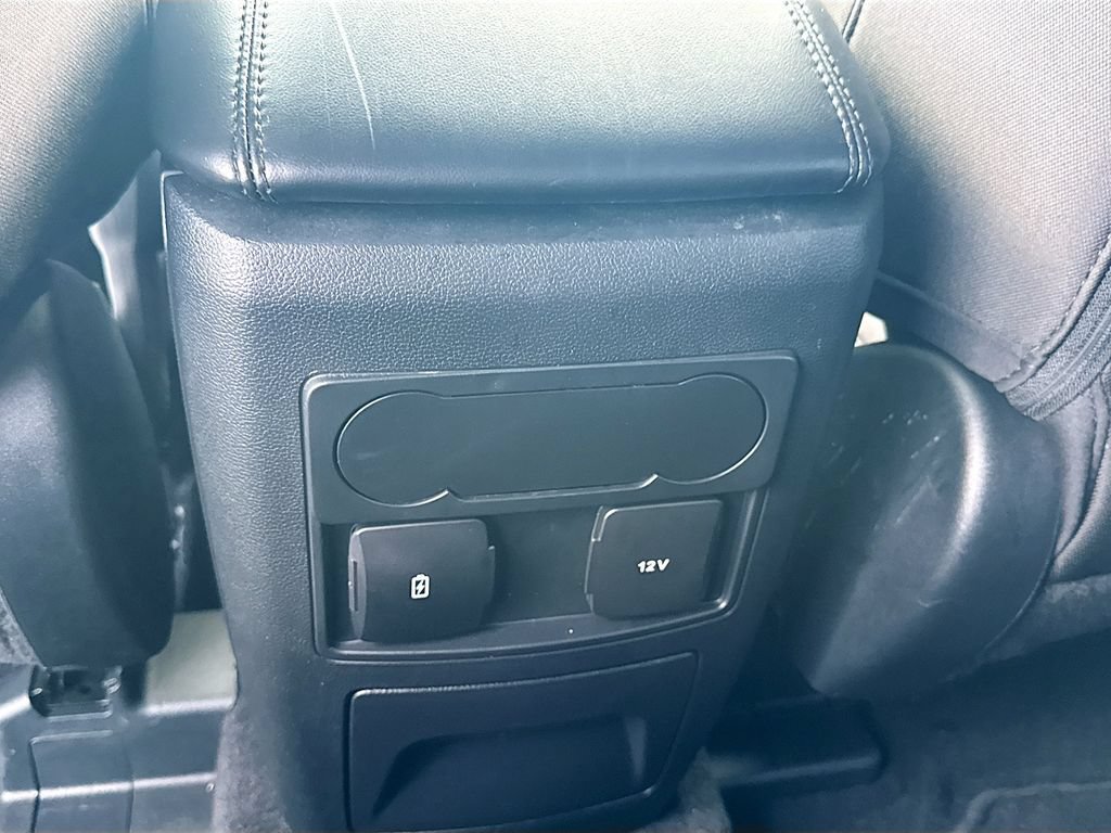 Used 2023 Ford Explorer XLT AWD/4WD image 31