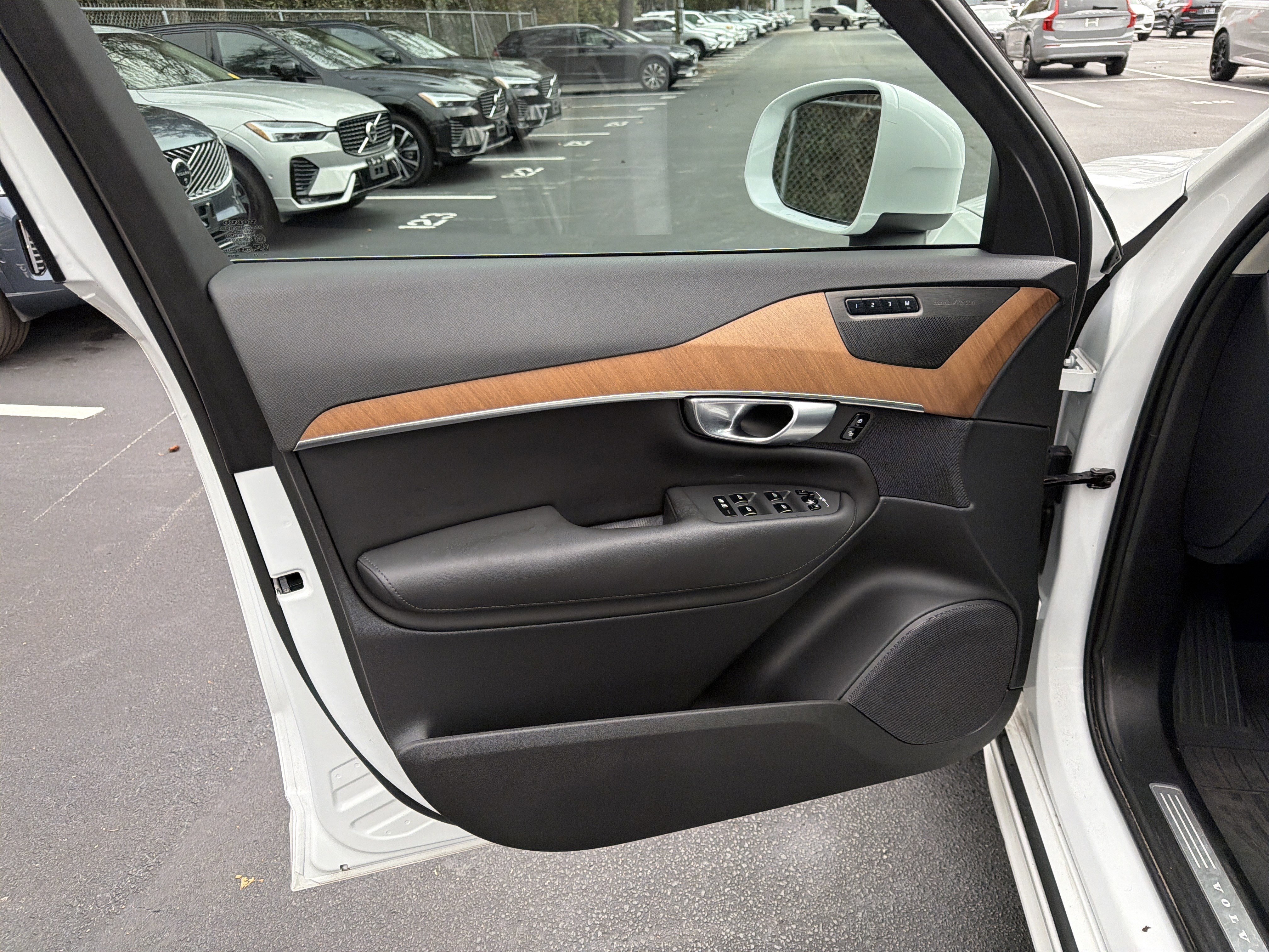 Certified 2024 Volvo XC90 B6 Plus w/ Protection Package Premier image 14