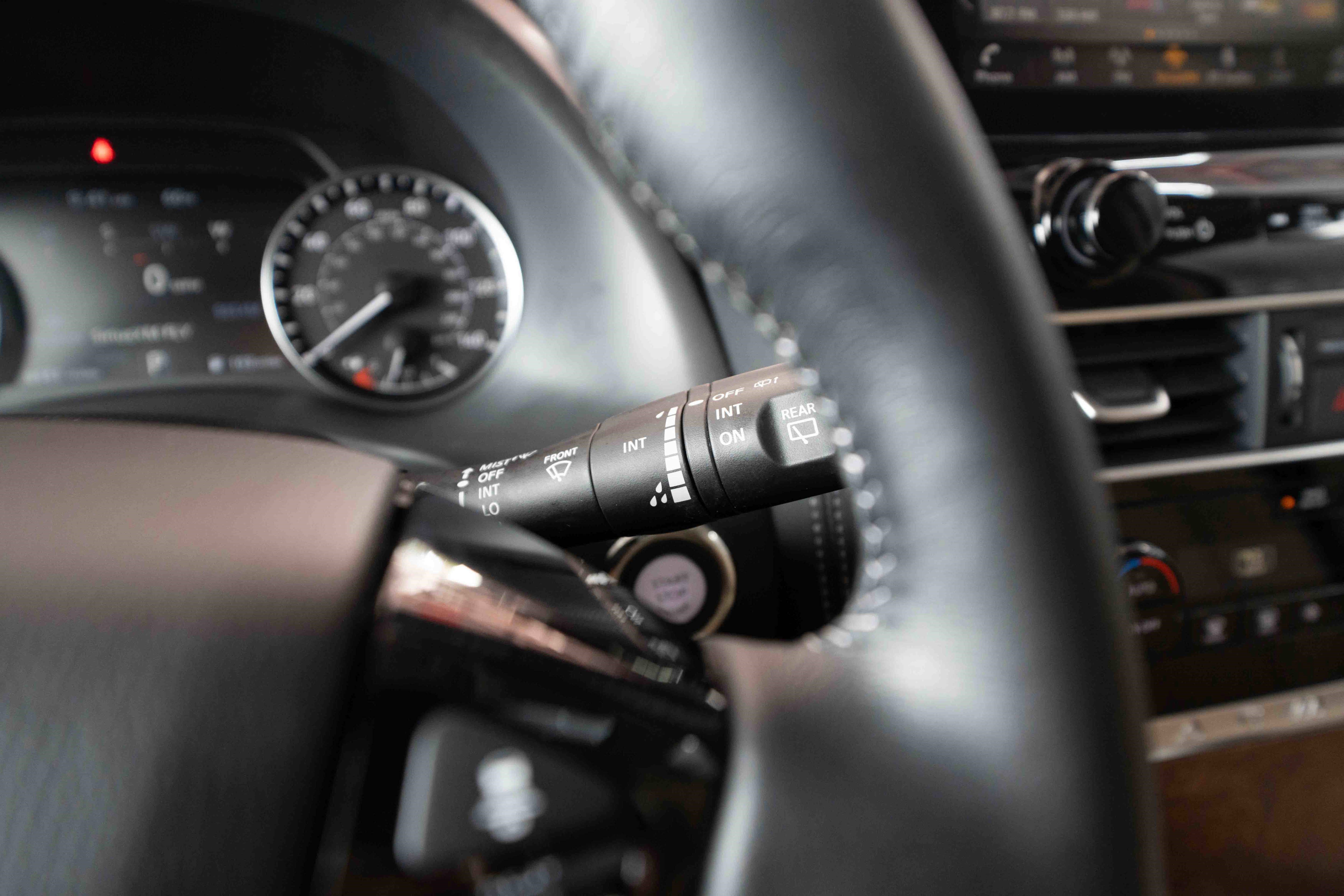 Used 2024 Nissan Armada SL w/ Captain's Chairs Package image 14