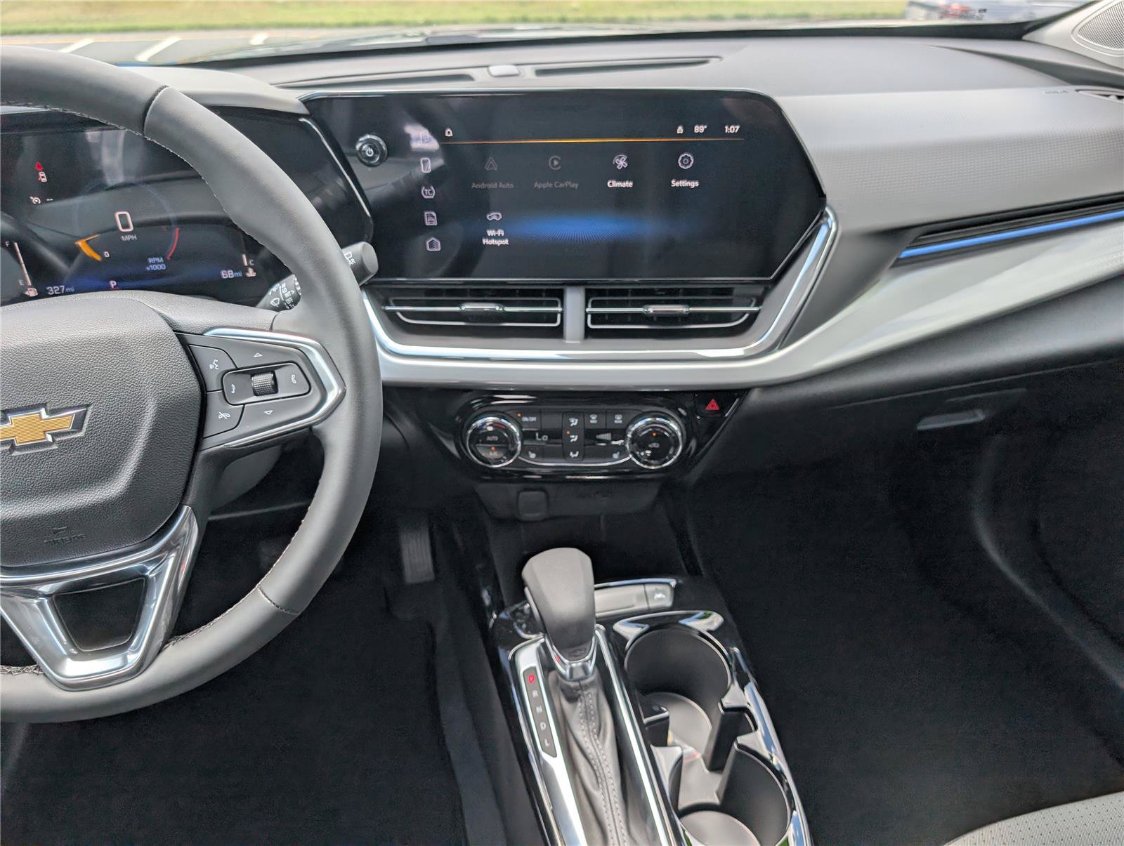 New 2026 Chevrolet Trax LT w/ LT Convenience Package FWD image 13