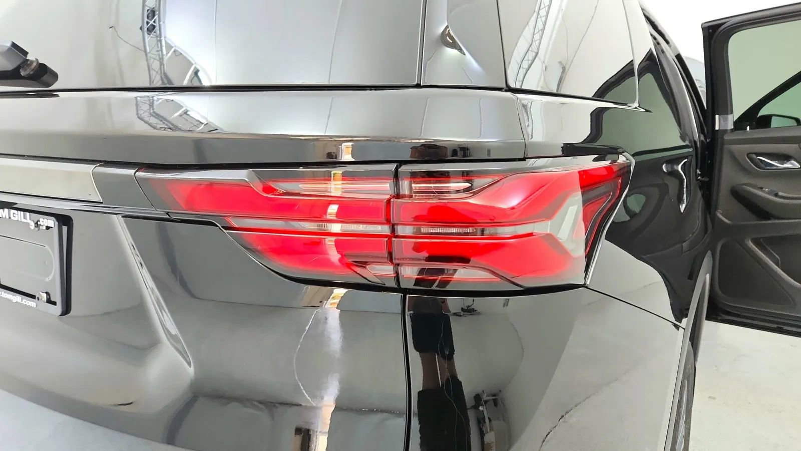 Used 2023 Chevrolet Traverse RS image 15