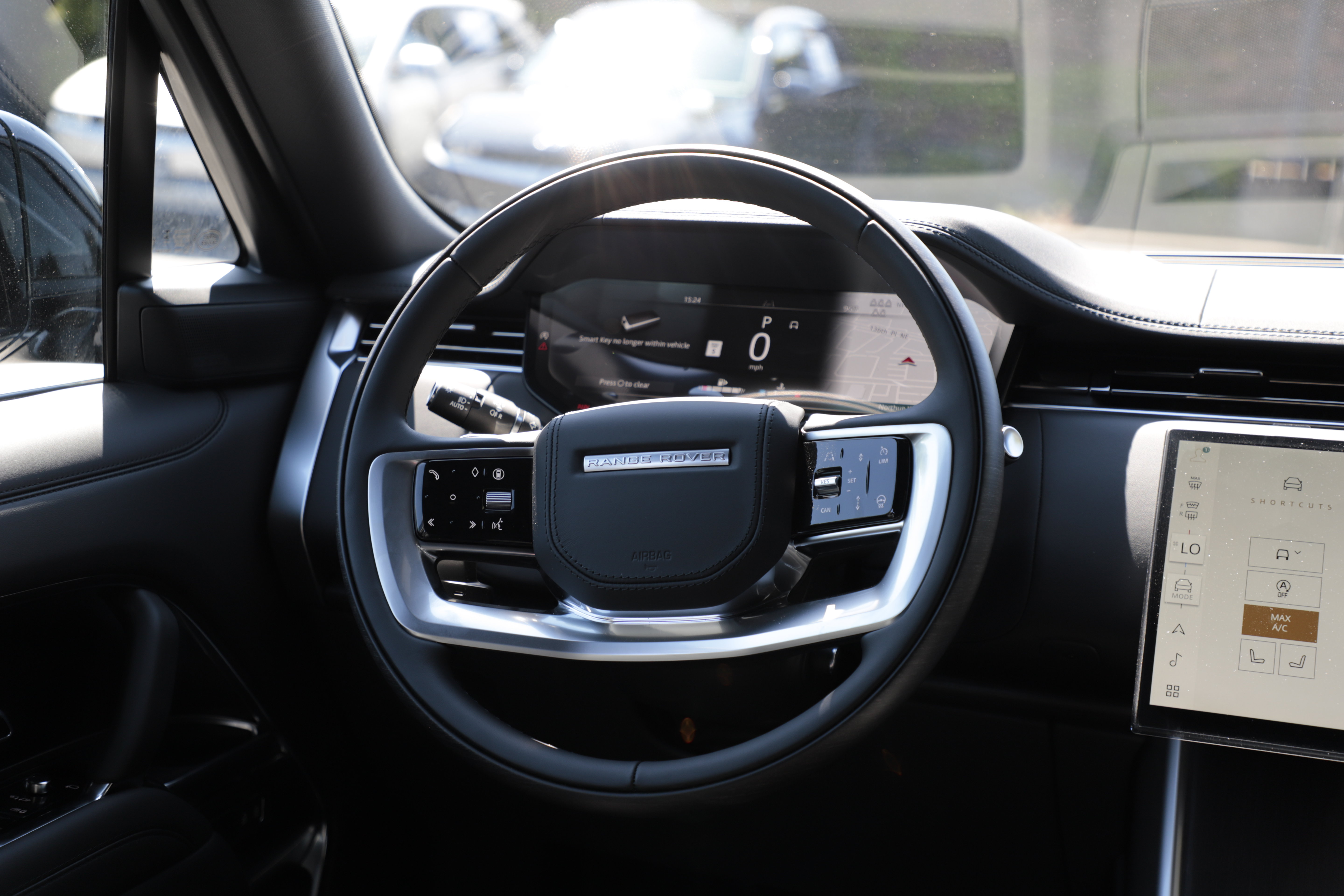 New 2026 Land Rover Range Rover Long Wheelbase SE AWD/4WD image 19