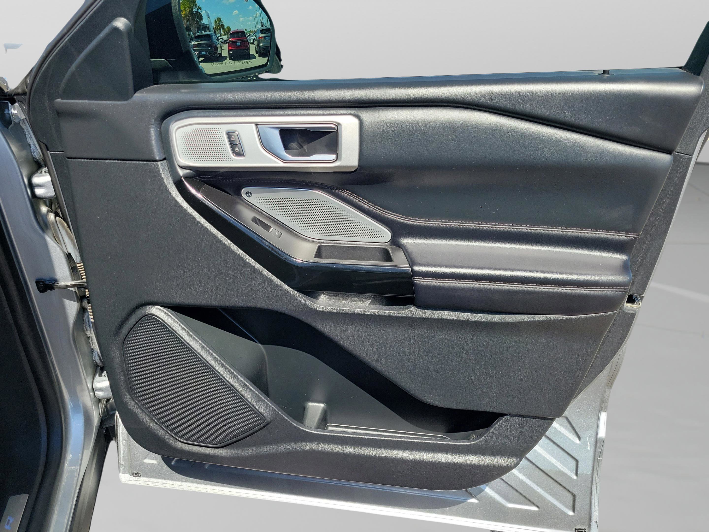 Used 2021 Ford Explorer Platinum w/ Equipment Group 601A image 29