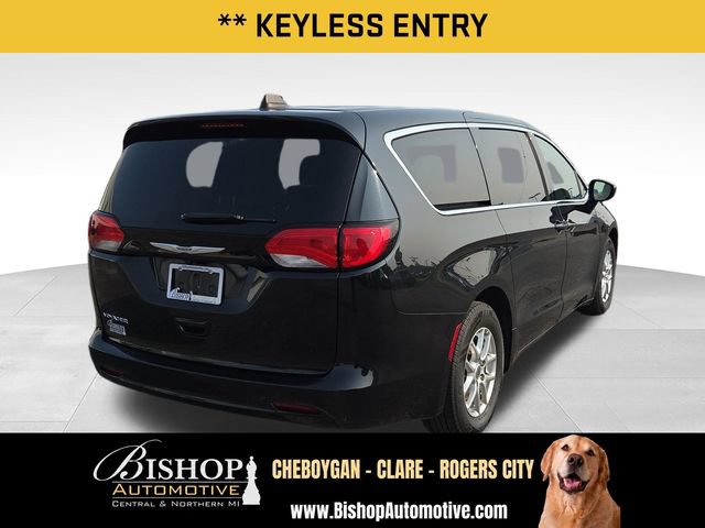 Used 2023 Chrysler Voyager LX FWD image 12