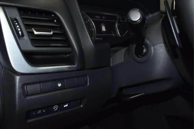 Used 2025 Nissan Rogue SV AWD/4WD image 19