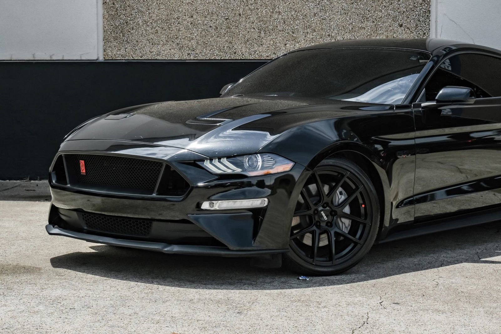 Used 2018 Ford Mustang GT RWD image 4