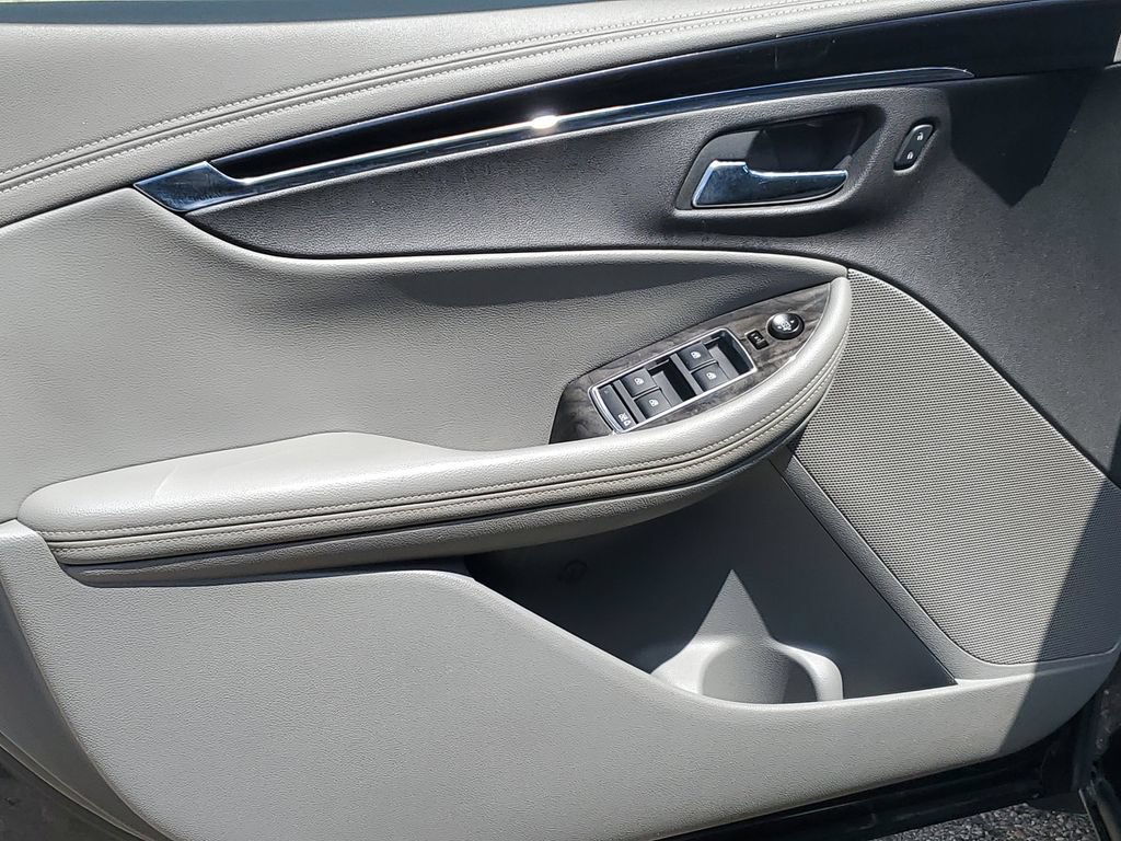 Used 2014 Chevrolet Impala LT FWD image 19