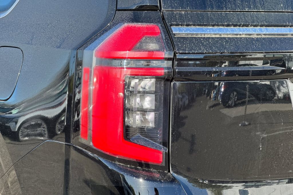 New 2025 Nissan Armada Platinum image 7