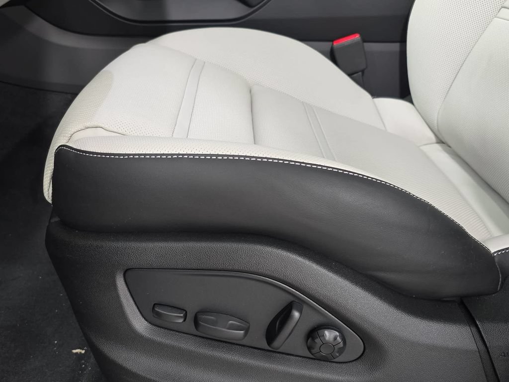 New 2026 Porsche Cayenne S AWD/4WD image 25