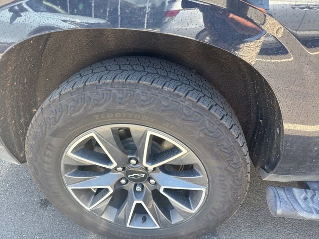 Used 2022 Chevrolet Suburban Z71 w/ Off-Road Capability Package image 11