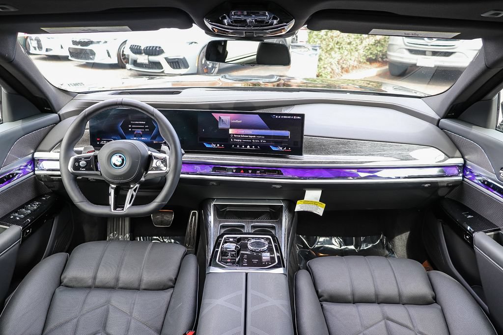 Used 2026 BMW 750e xDrive AWD/4WD image 12